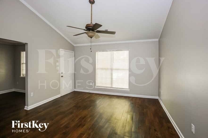 Building Photo - 12300 Danby Rd