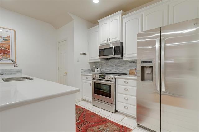 Building Photo - 5882 Pecan Chase