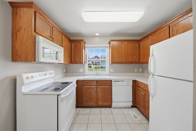 Building Photo - Hollar Duplex Conover