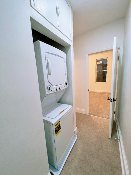 Building Photo - 720 E 41st St