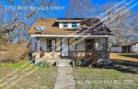 Building Photo - Great Midtown Home with HUGE Yard