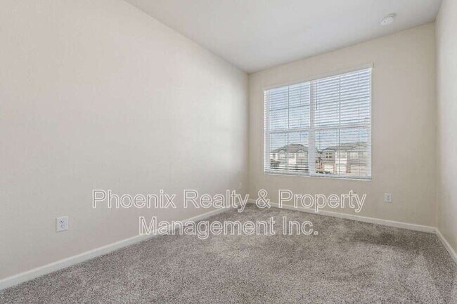 Building Photo - 192 Ambrose St