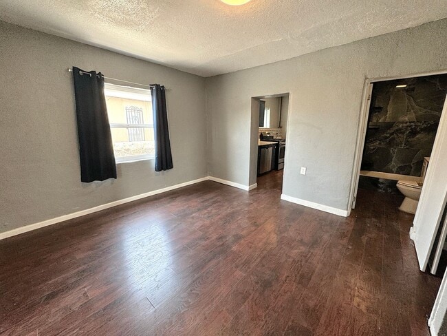 Building Photo - 3906 Tularosa Ave