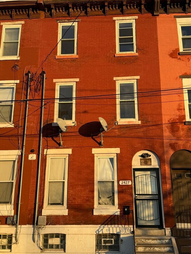 Building Photo - 2427 N 10th St