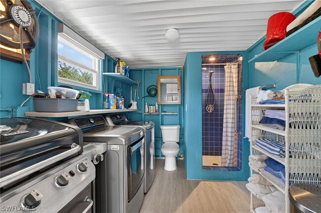 Building Photo - 1189 6th Ln N