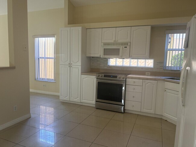 Building Photo - 8008 Via Hacienda