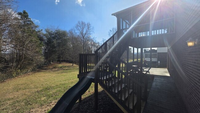 Building Photo - Beautiful Home Now For Lease