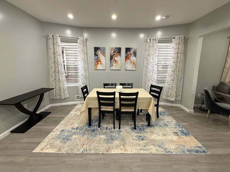 Building Photo - 72 Seymour Ave