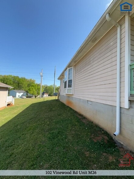 Building Photo - 102 Vinewood Rd