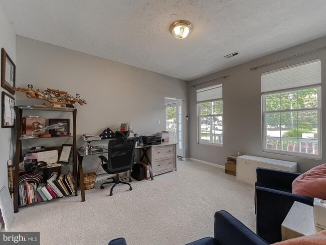Building Photo - 48221 Keel Dr