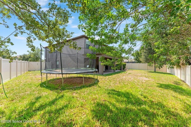 Building Photo - 553 Trymore Dr SE