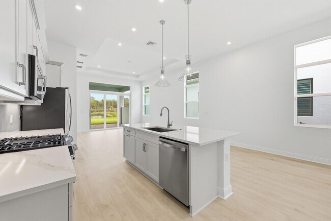 Building Photo - 140 SE Via Tirso