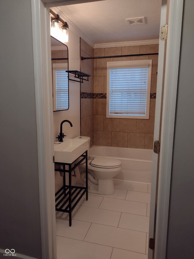 Building Photo - 10 Commerce Dr