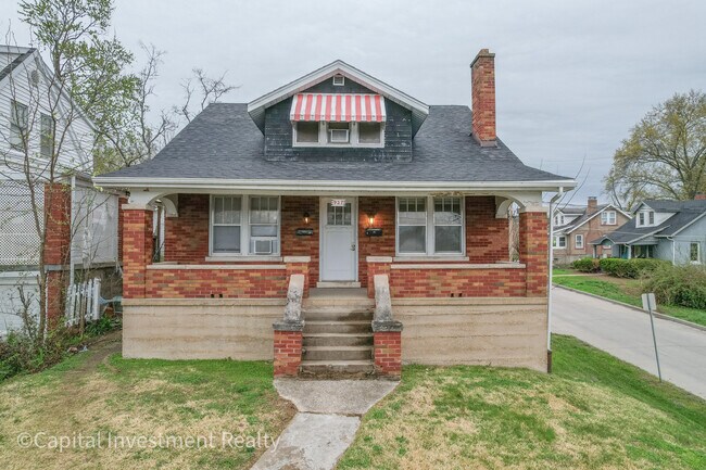 Building Photo - 927 Washington St