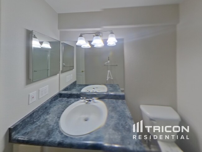 Building Photo - 5950 Fescue Dr