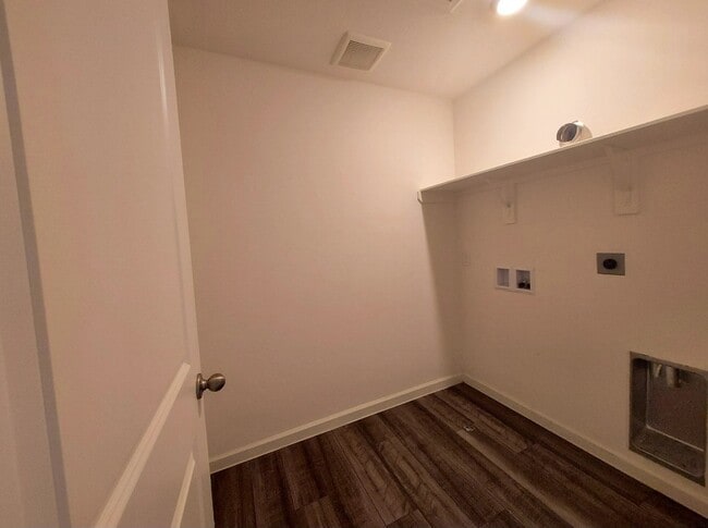 Building Photo - 1024 Long Bay Ct