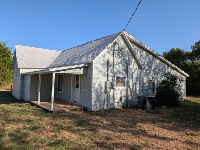 Building Photo - 107 Spur Rd