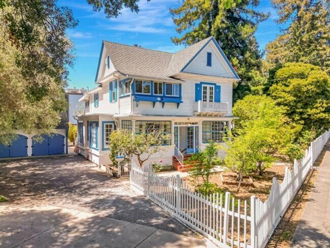 Primary Photo - 79 Claremont Ave