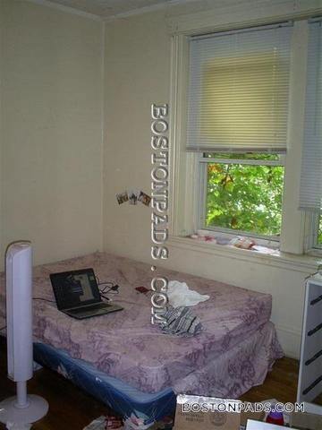 Building Photo - 107 Gordon St