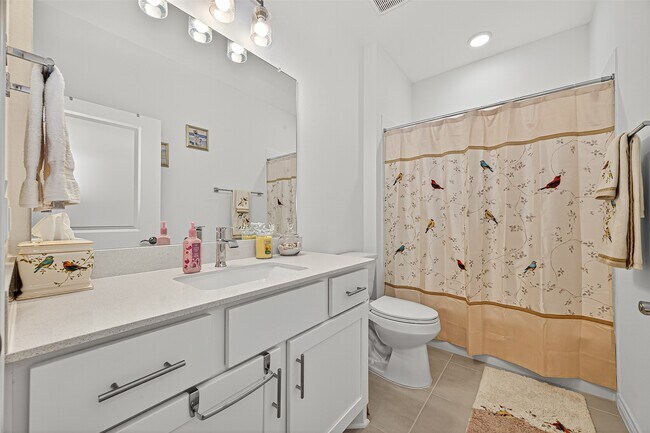 Building Photo - 8047 Prospect Dr