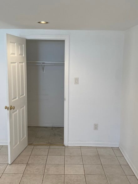 Building Photo - 9022 70th Dr