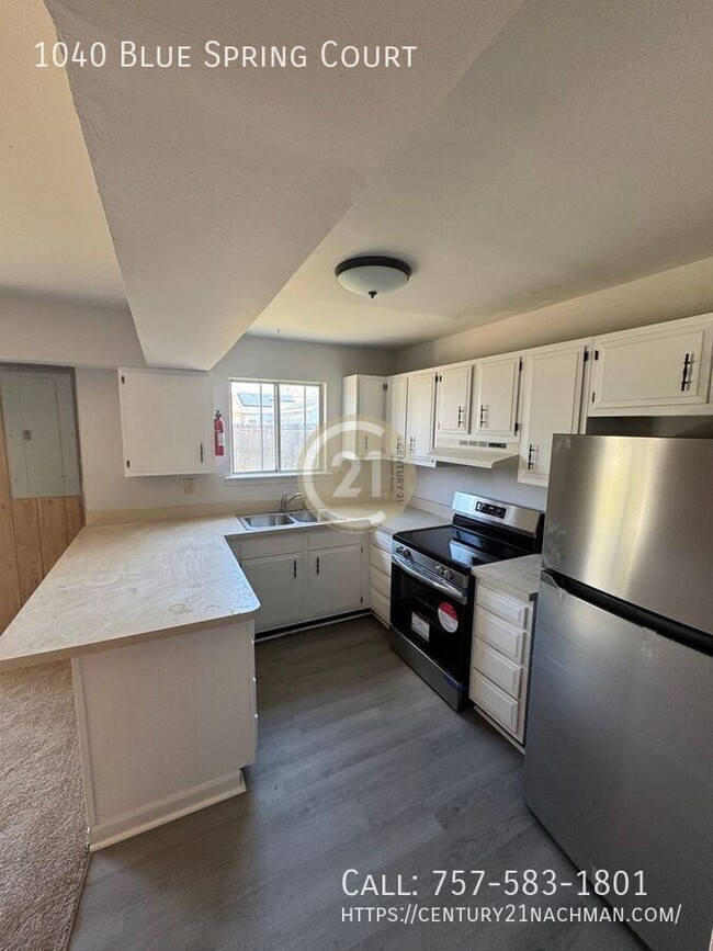 Building Photo - 1040 Blue Spring Ct