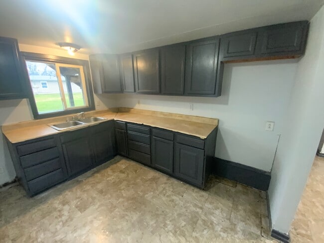 Building Photo - 1420-E Cleveland-