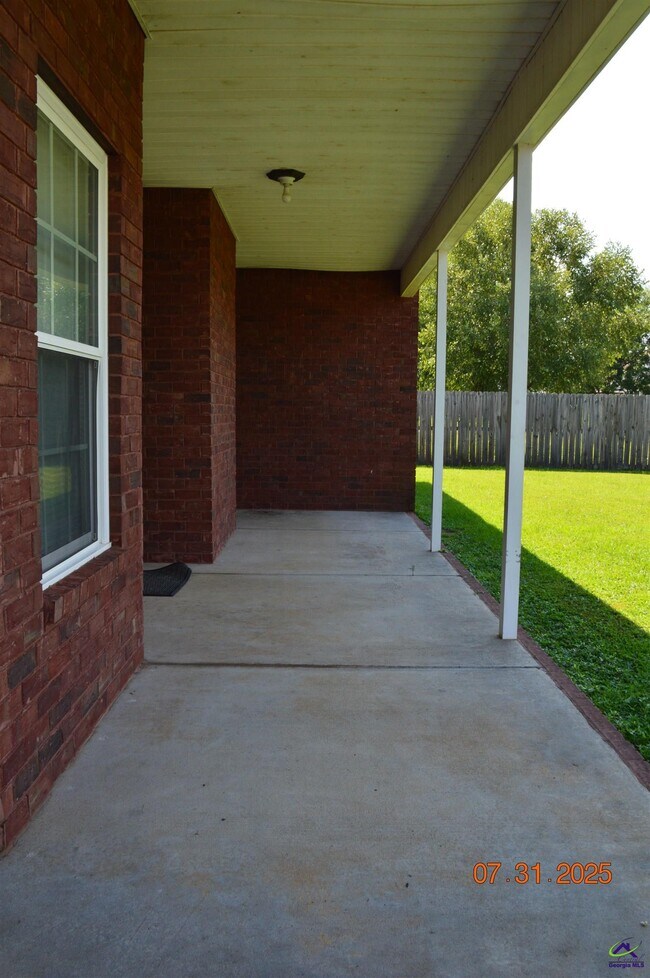 Building Photo - 206 Arelia Dr