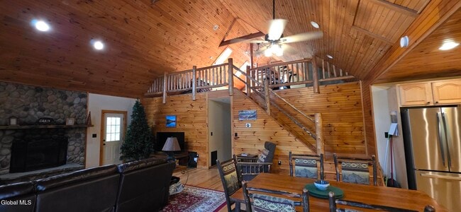 Building Photo - 9 Hemlock Dr