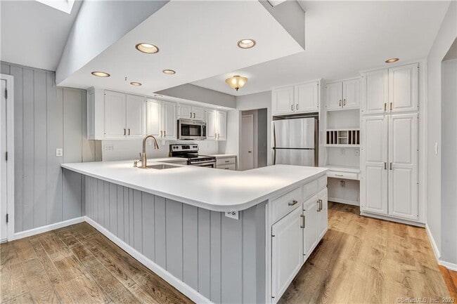 Building Photo - 4 Cranbury Woods Rd