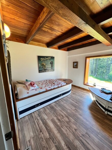 Building Photo - 260 Rustic Ln