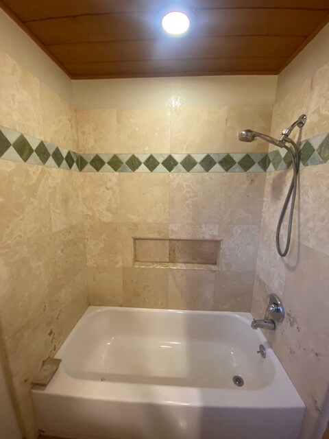 Building Photo - 447 W 2nd St