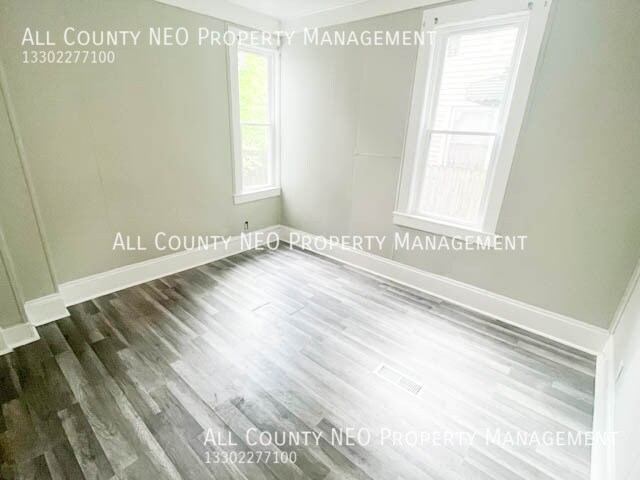 Building Photo - 3717 Archwood Ave