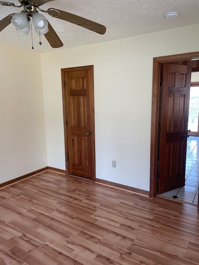 Building Photo - 183 Rhododendron Ln