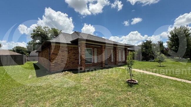 Building Photo - 2438 Kimberly Dr