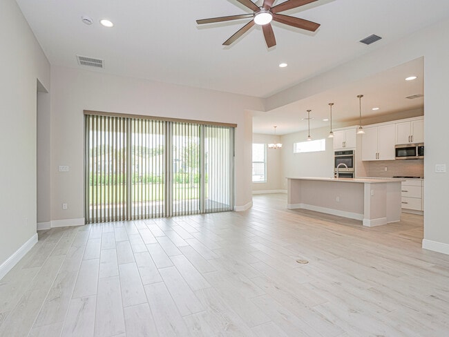 Building Photo - 6423 High Pointe Cir
