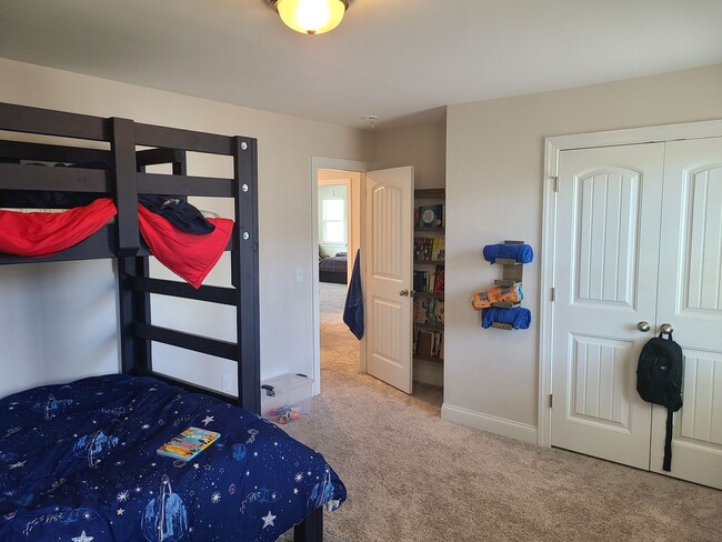 Building Photo - Gorgeous 4 bedroom home in Mimosa Bay!
