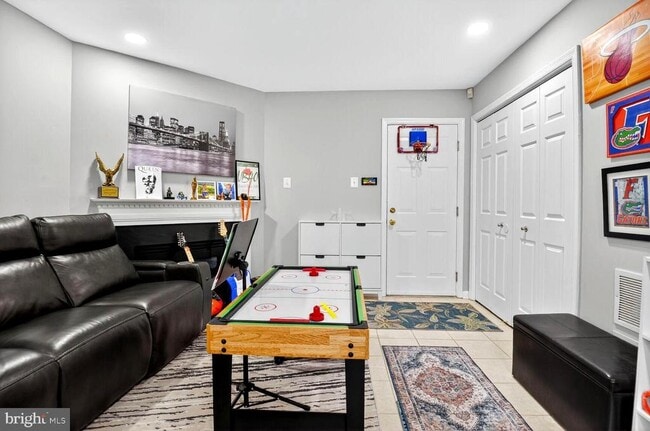 Building Photo - 4093 Fountainside Ln