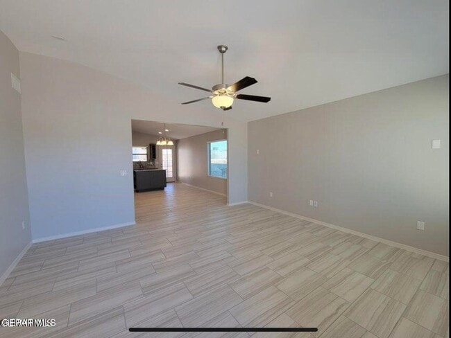 Building Photo - 15017 Dream Ct