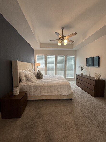 Master bedroom - 9518 Luke Path