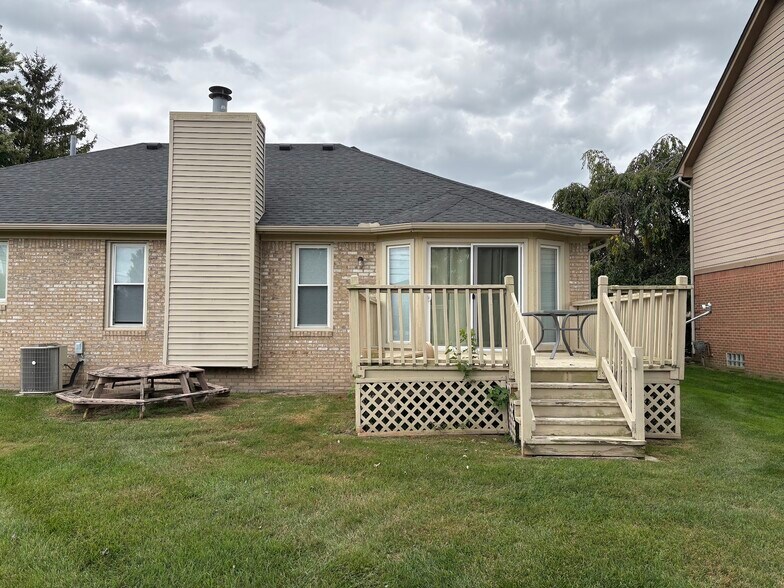 Building Photo - 50989 Middle River Dr