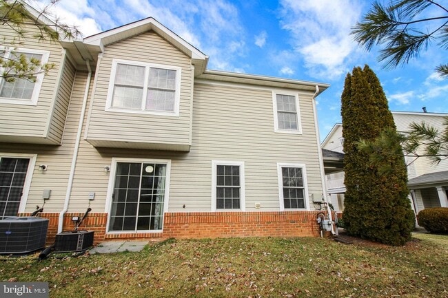 Building Photo - 2035 Astilbe Way