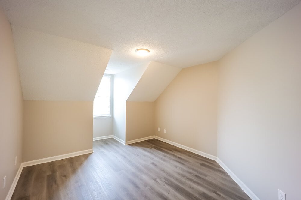 Building Photo - 7601 Hilltop Way