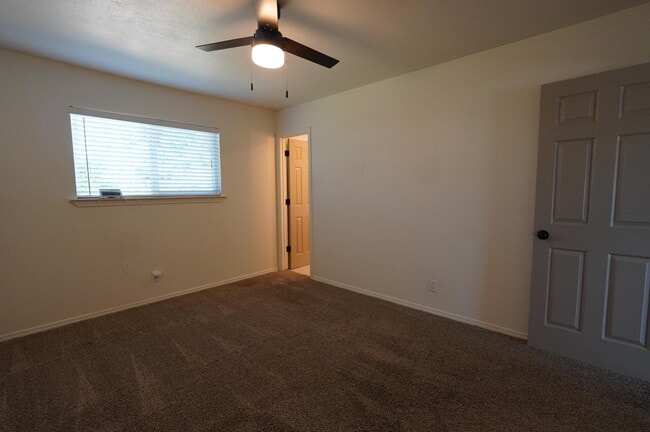 Building Photo - 6501 Dungan St NE