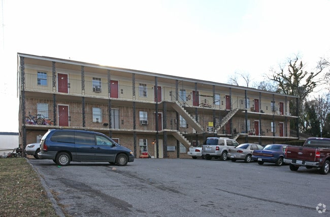 Primary Photo - Forest Hill Apartments