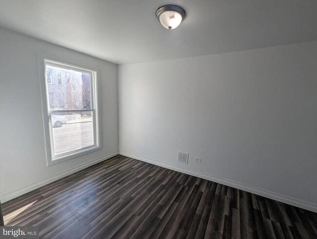 Building Photo - 430 S Smallwood St