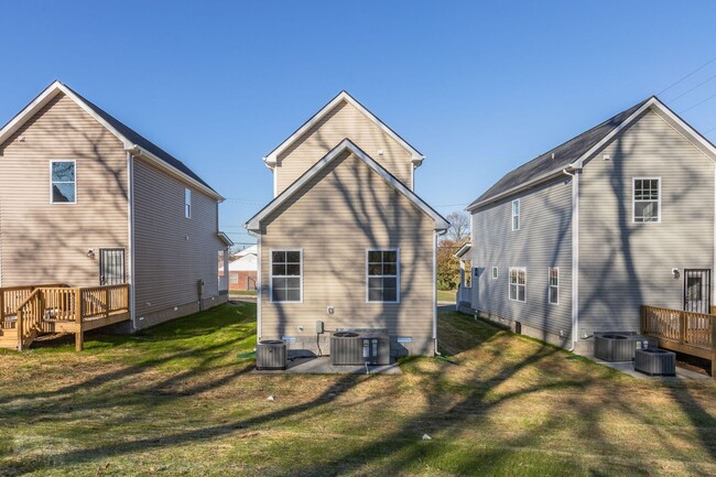 Building Photo - 1 Year of FREE Alarm Monitoring! 3 Bedroom with 2 Baths!