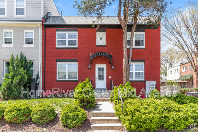Building Photo - 222 20th St NE
