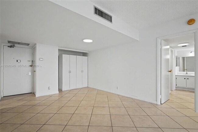 Building Photo - 20335 W Country Club Dr