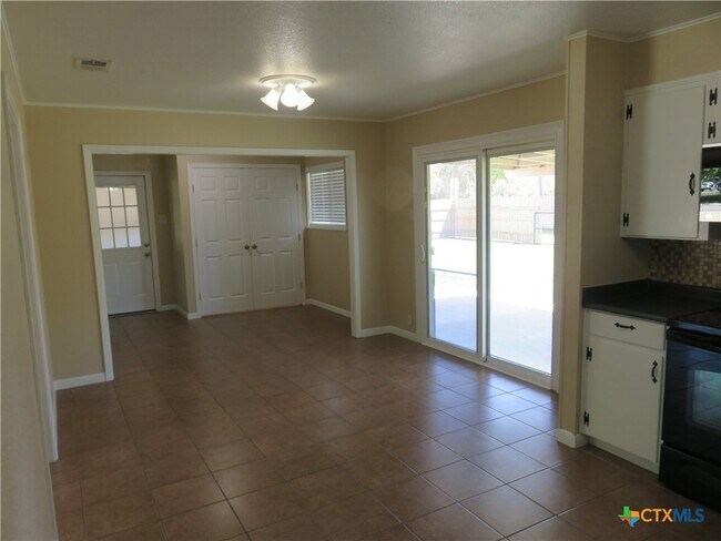 Building Photo - 1339 Mockingbird Ln